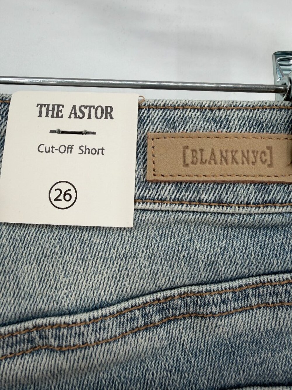 BLANK NYC The Astor Cut-Off Shorts Light Wash Distressed Denim Raw Hem 26 - Picture 5 of 7
